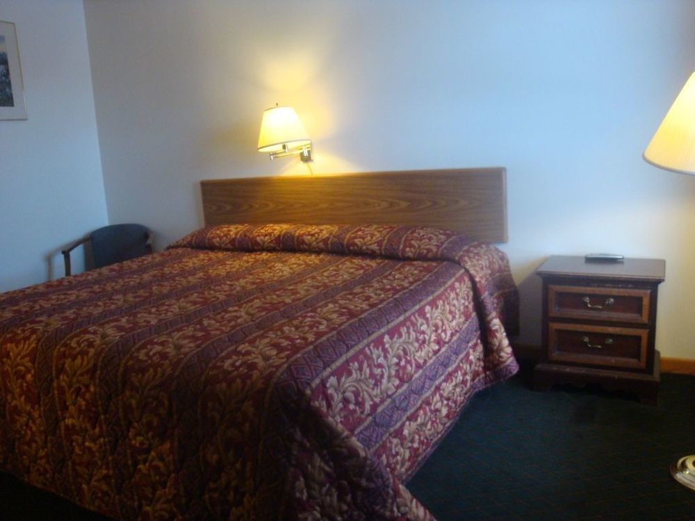 Currys Motel By Oyo Saginaw Mi Rum bild